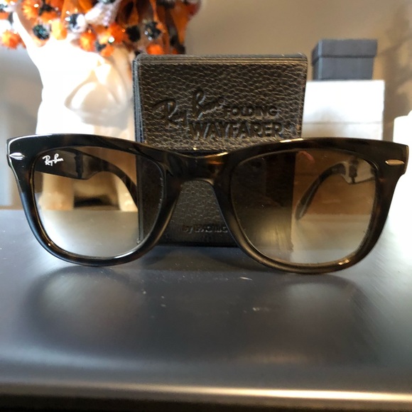 Ray Ban foldable wayfarer - Picture 2 of 3